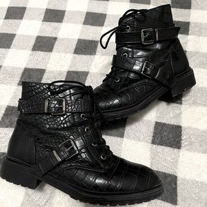 Combat boots ‼️LAST DAY‼️